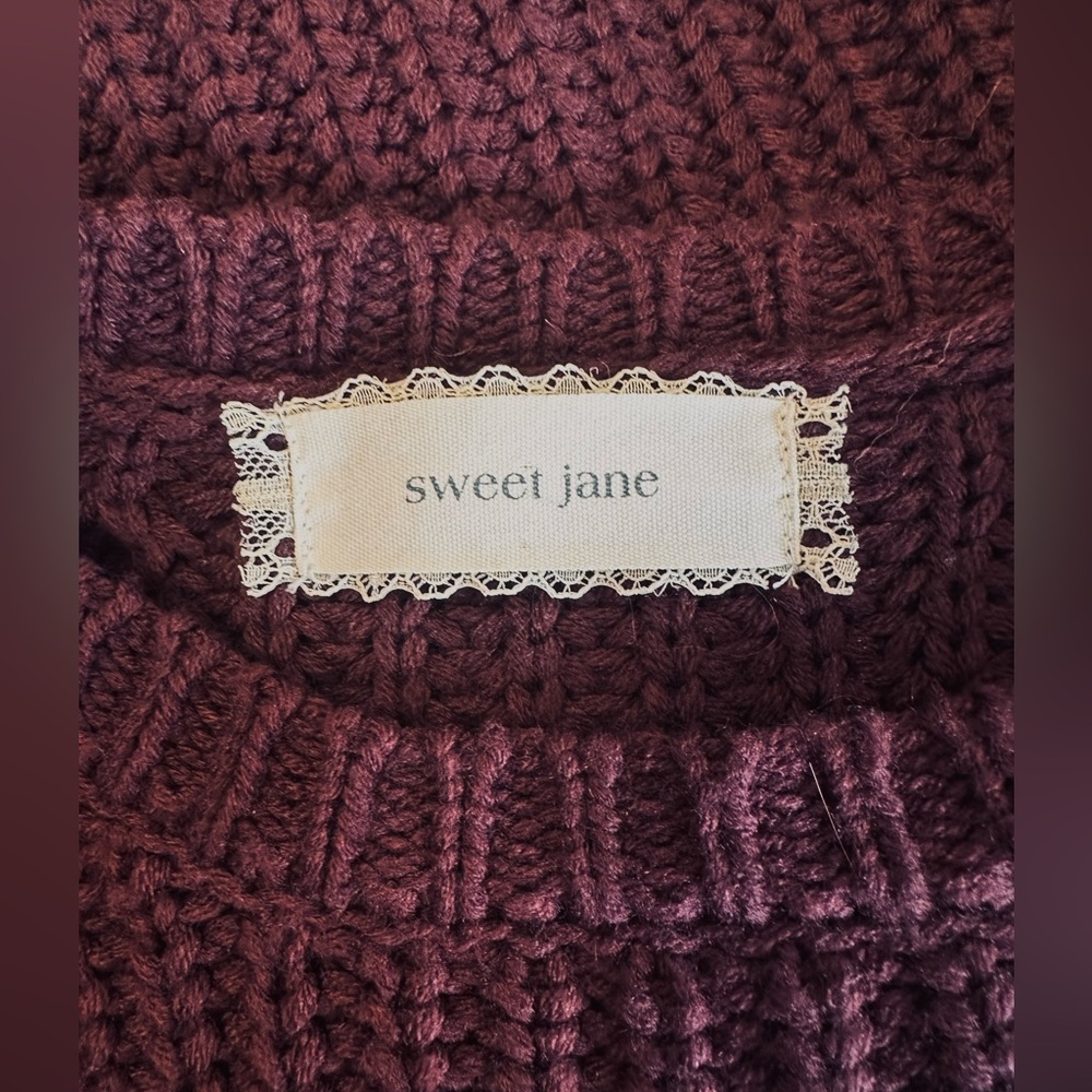 Sweet Jane Sweater with Shredded Detail, Maroon sz S